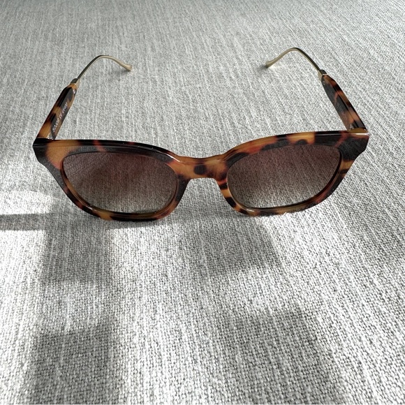 Sojos Bonheur Tortoise Frame Sunglasses with Gold Detail - Picture 2 of 6